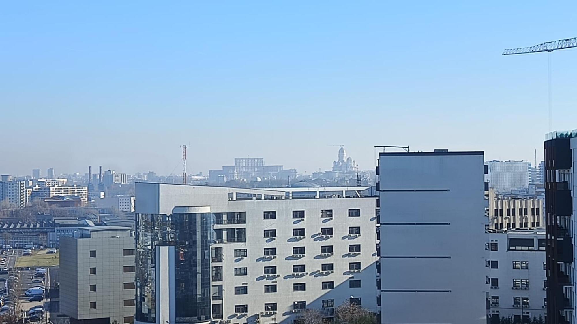 Sema White * Bucureşti